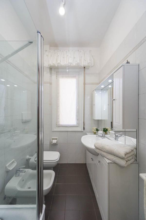 Casa Dany, Luminoso Trilocale Con Grande Terrazza E Box Auto Santa Margherita Ligure Exterior foto